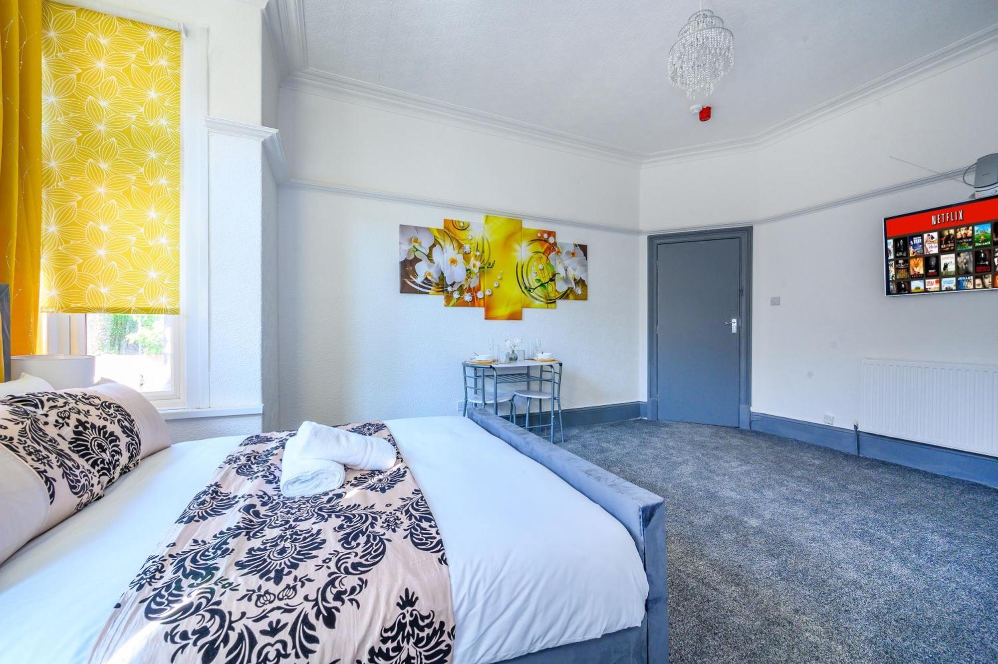 -Rf7H- For Your Relaxed & Cosy Free Parking Leeds  Exteriör bild