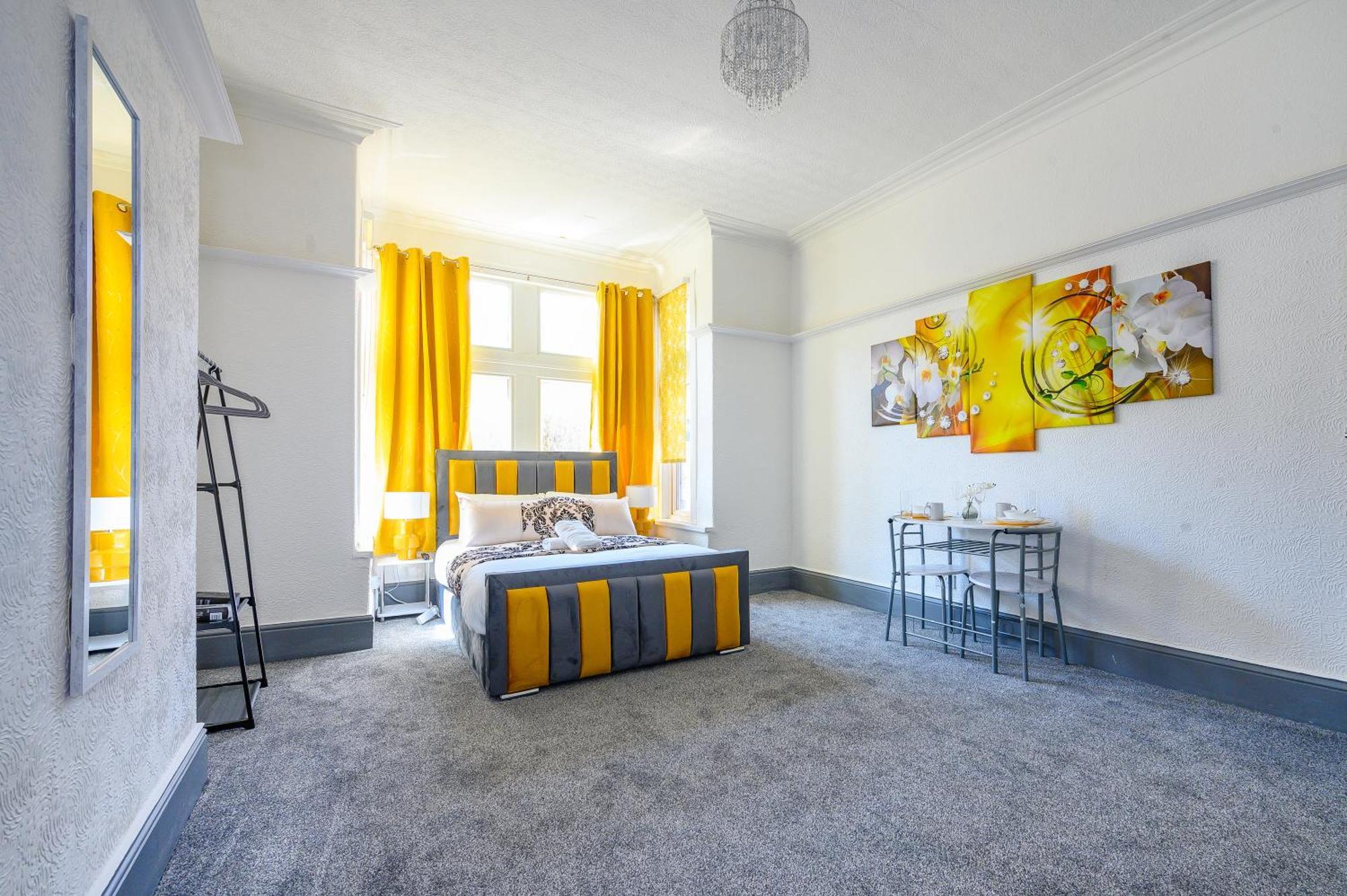 -Rf7H- For Your Relaxed & Cosy Free Parking Leeds  Exteriör bild