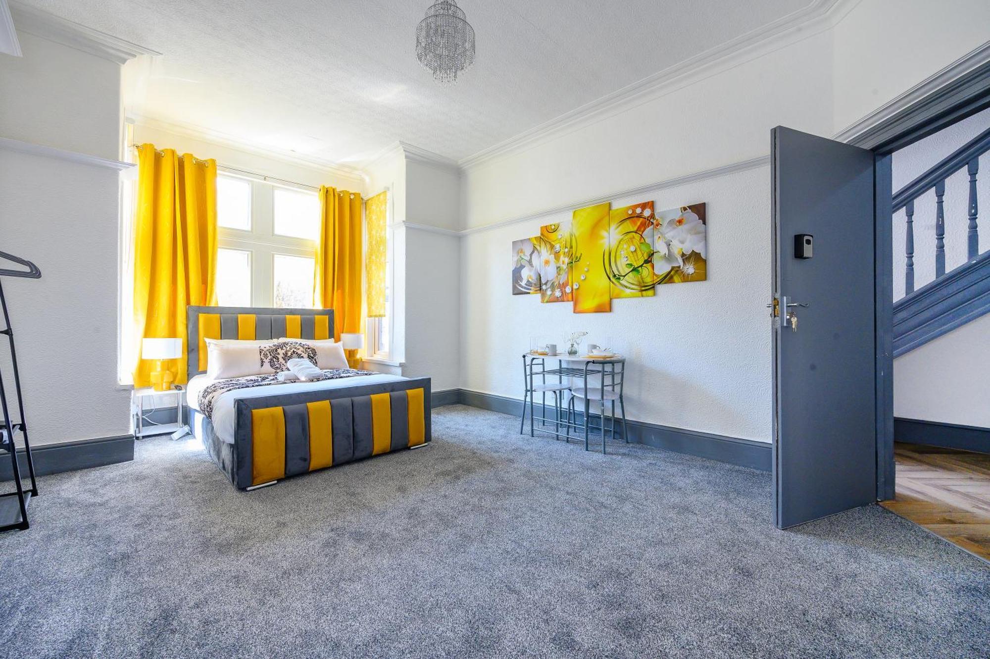 -Rf7H- For Your Relaxed & Cosy Free Parking Leeds  Exteriör bild