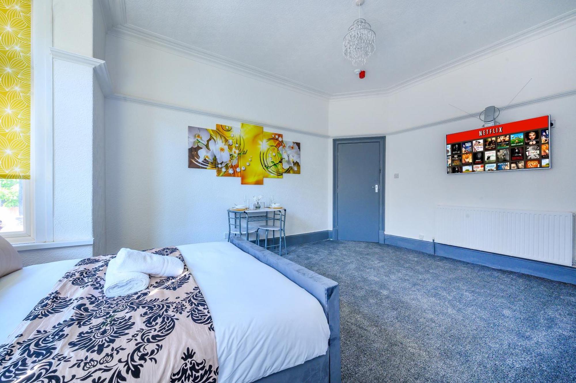 -Rf7H- For Your Relaxed & Cosy Free Parking Leeds  Exteriör bild