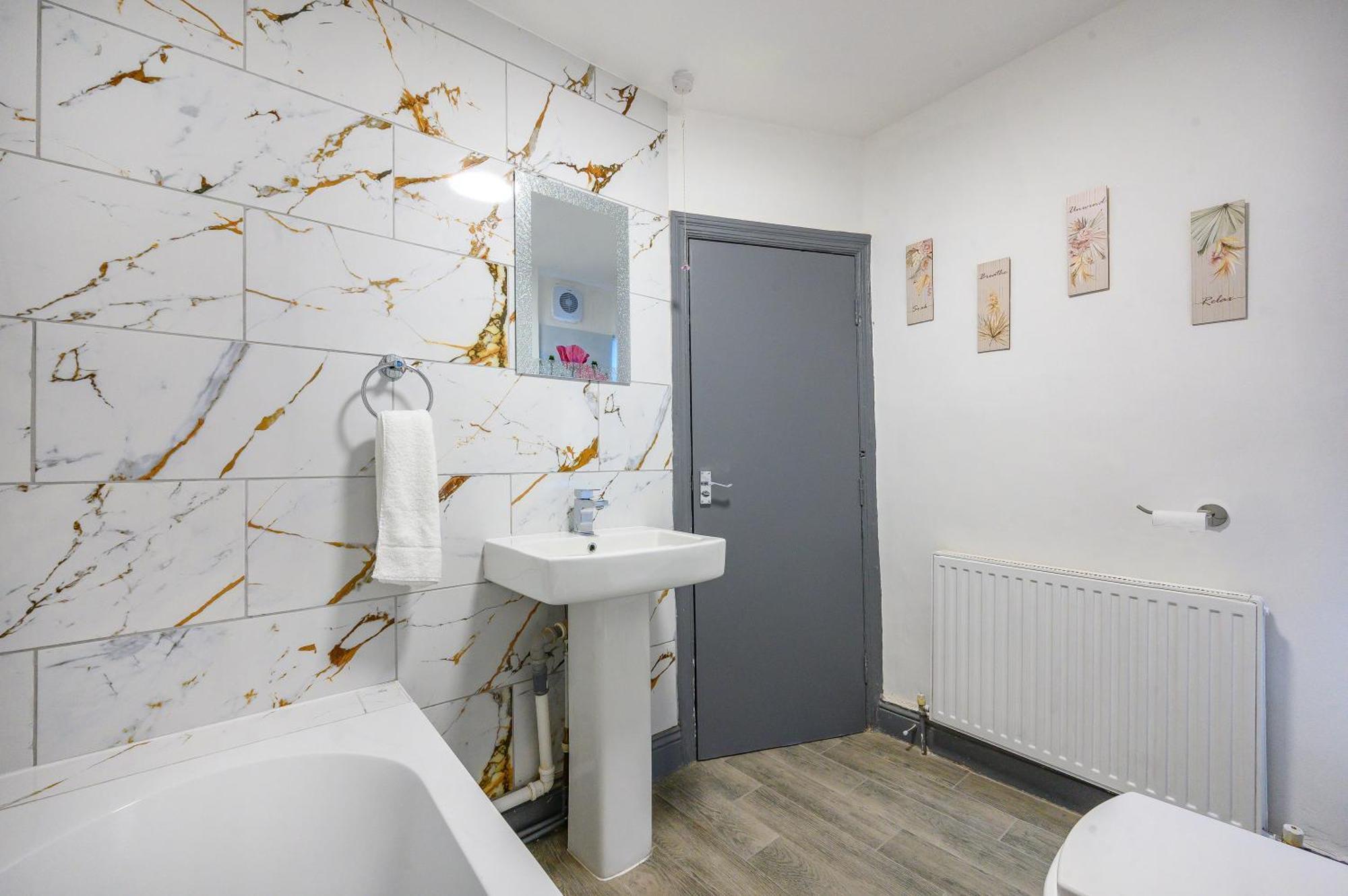 -Rf7H- For Your Relaxed & Cosy Free Parking Leeds  Exteriör bild